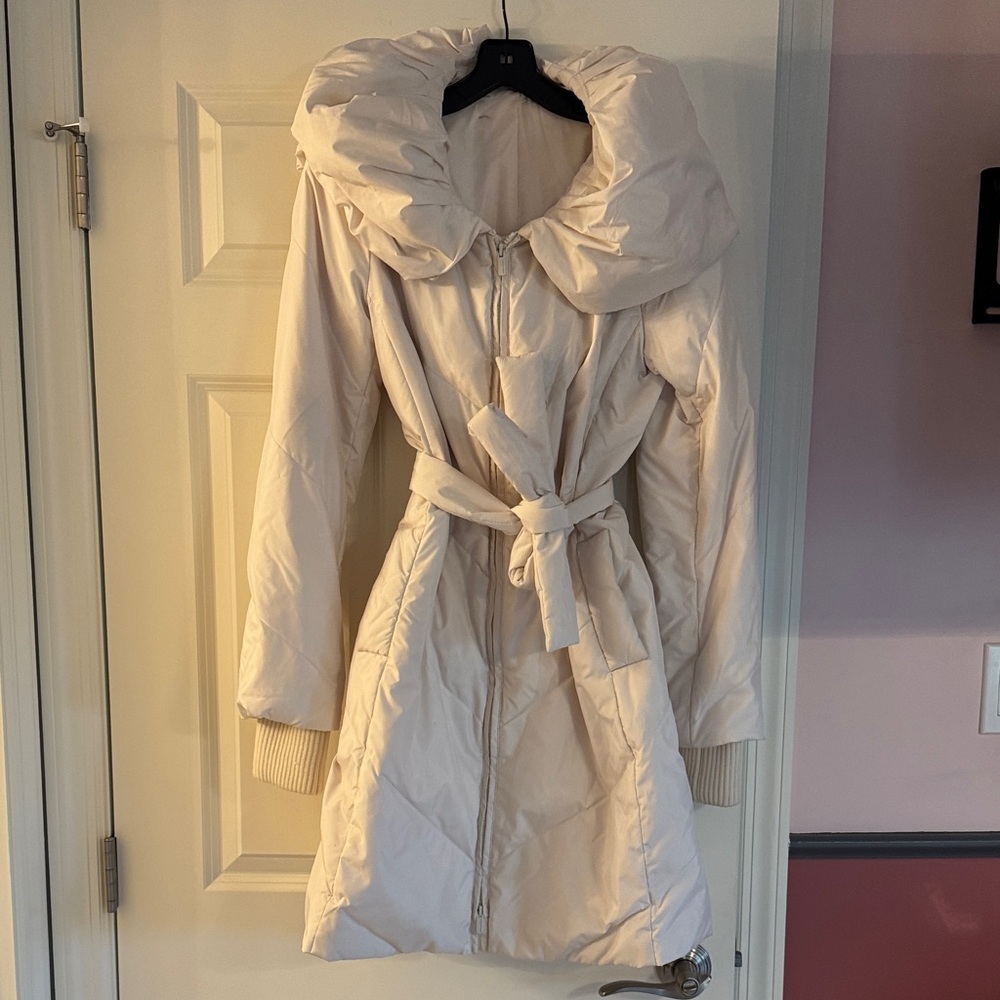 BCBGMaxAzria Cream Puffer Jacket